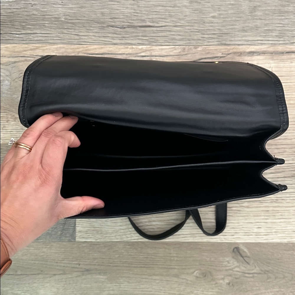 Vintage leather east west shoulder bag - Picture 6 of 10